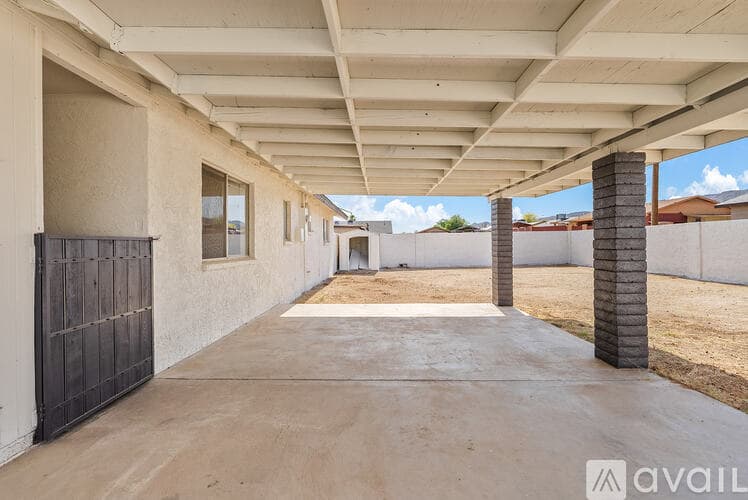 Phoenix House: 301 W Desert Dr