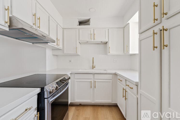 Phoenix House: 301 W Desert Dr