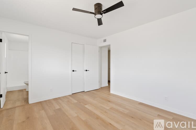 Phoenix House: 301 W Desert Dr