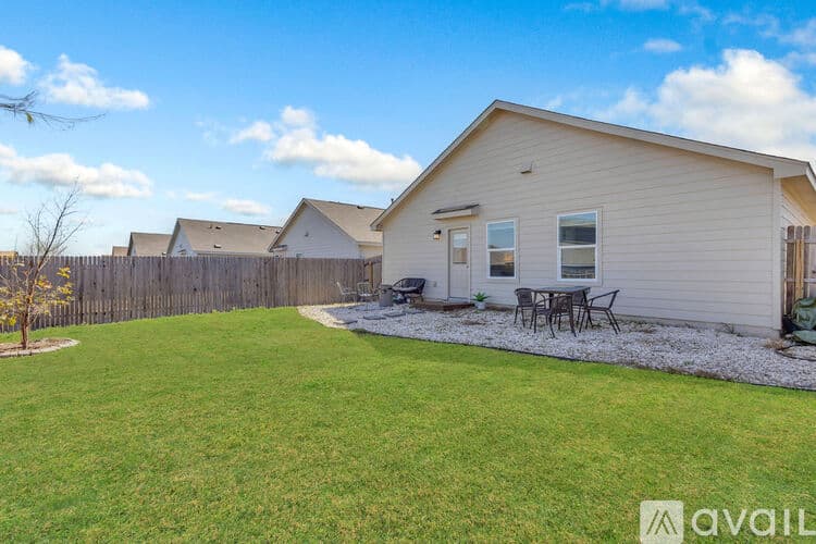 New Braunfels House: 2915 Whinchat