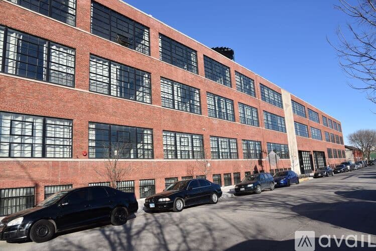 Chicago Apartment: 1432 W 21st St