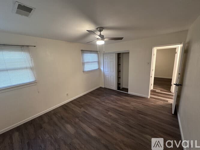 St. Louis House: 8414 Rosalind Court