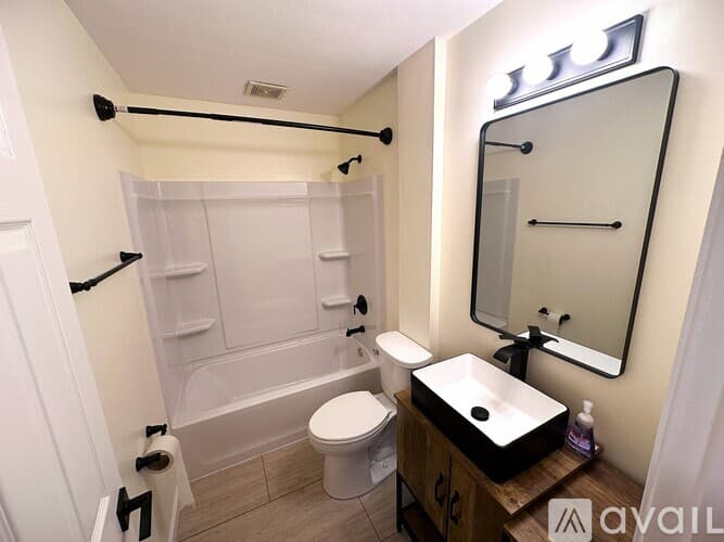 St. Louis House: 8414 Rosalind Court