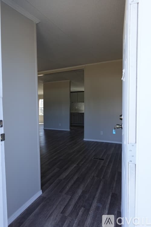 Warner Robins House: 210 Surrey Dr