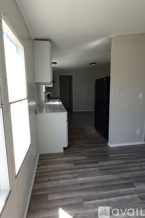 Warner Robins House: 210 Surrey Dr