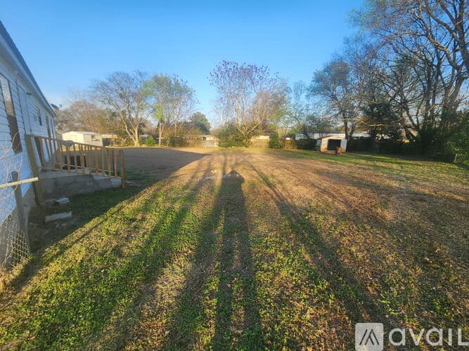 Warner Robins House: 210 Surrey Dr