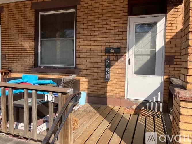 Jeannette Apartment: 11 Cuyler Ave