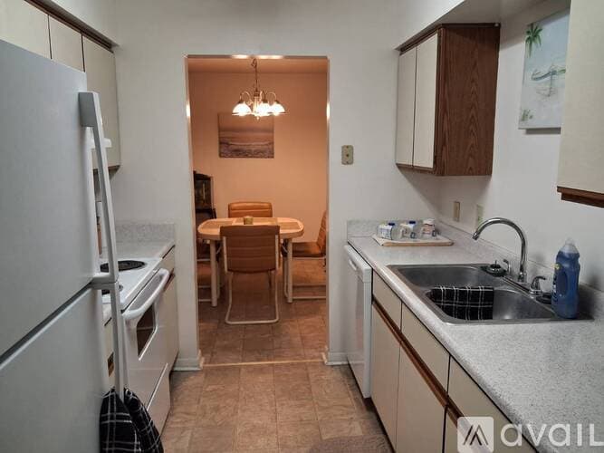 Savannah Townhome: 11102 Abercorn Street