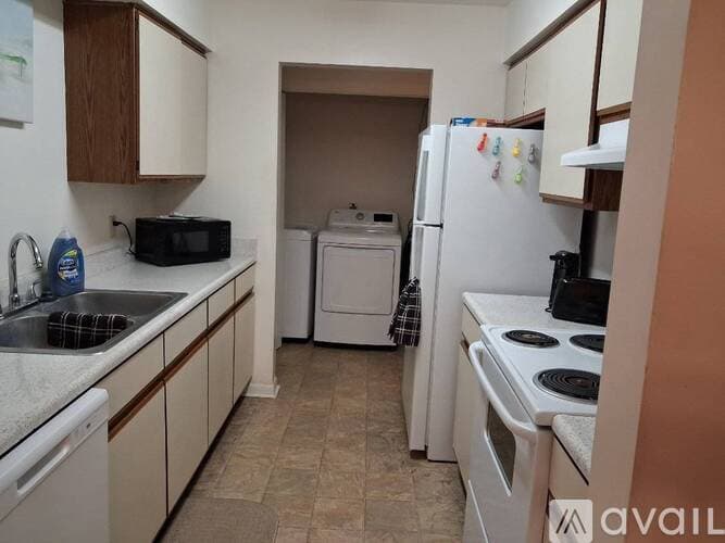 Savannah Townhome: 11102 Abercorn Street