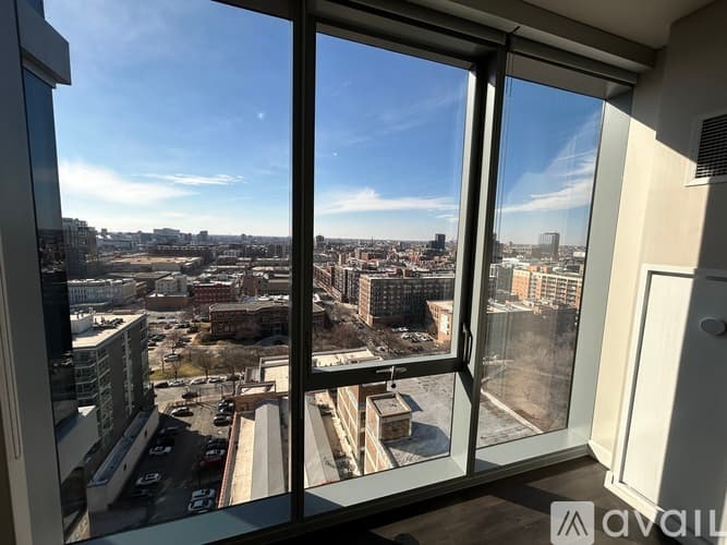 Chicago Apartment: 229 S Peoria St
