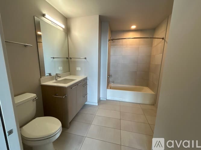 Chicago Apartment: 229 S Peoria St