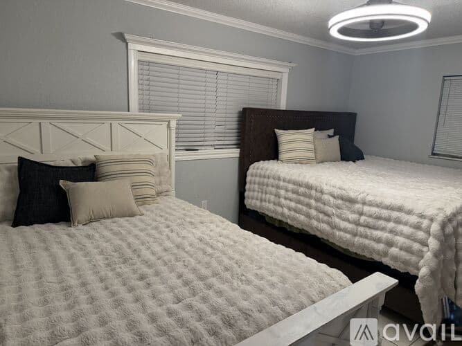 Port St. Lucie House: 102 Southeast Caprona Avenue