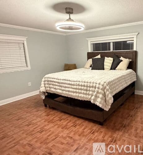 Port St. Lucie House: 102 Southeast Caprona Avenue