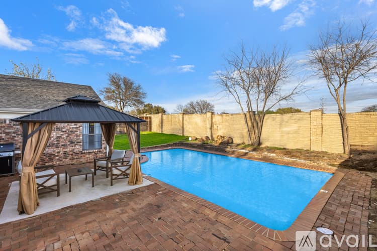 Grand Prairie House: 4629 Amherst Ln