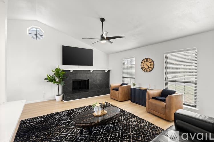 Grand Prairie House: 4629 Amherst Ln