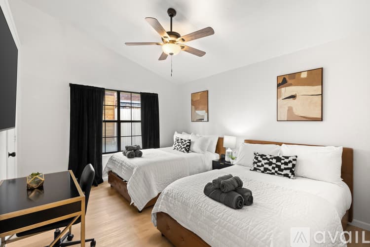 Grand Prairie House: 4629 Amherst Ln