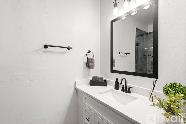 Grand Prairie House: 4629 Amherst Ln