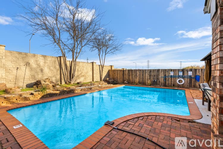 Grand Prairie House: 4629 Amherst Ln