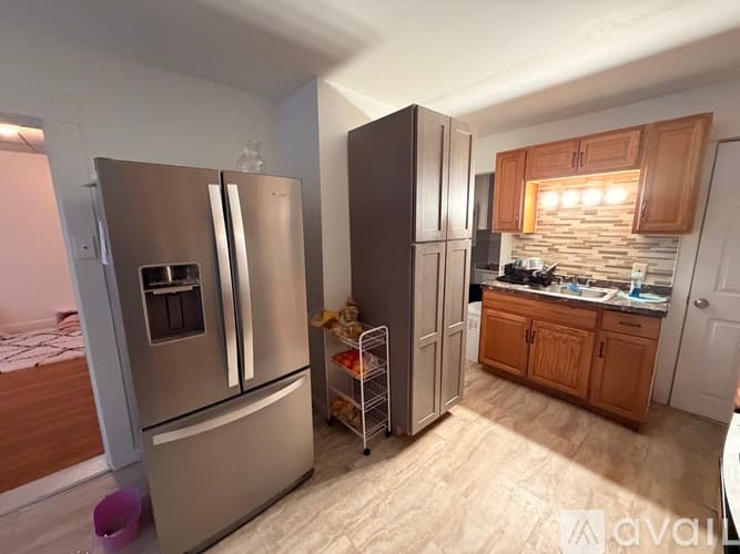 Lowell Apartment: 51 18th St