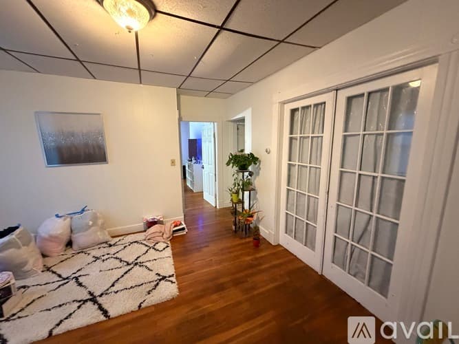 Lowell Apartment: 51 18th St