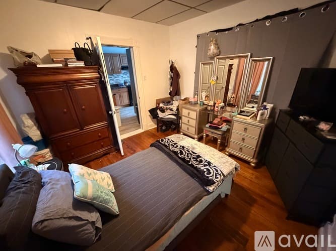 Lowell Apartment: 51 18th St
