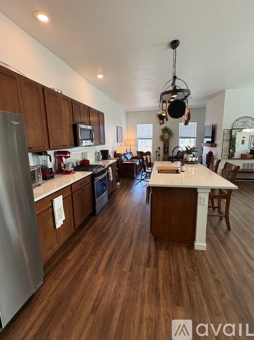 Brighton House: 847 Colorado River Avenue