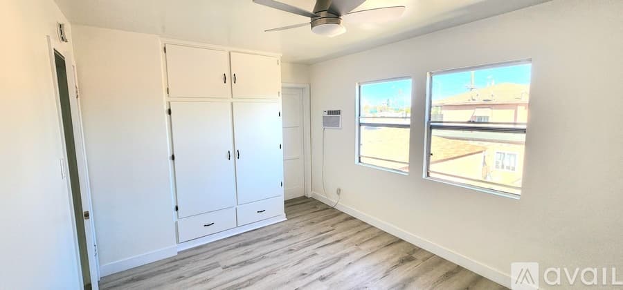 South Gate Apartment: 2574 Southern Ave