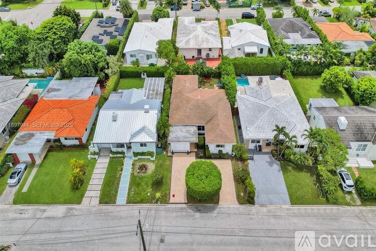 Surfside House: 8851 Byron Ave