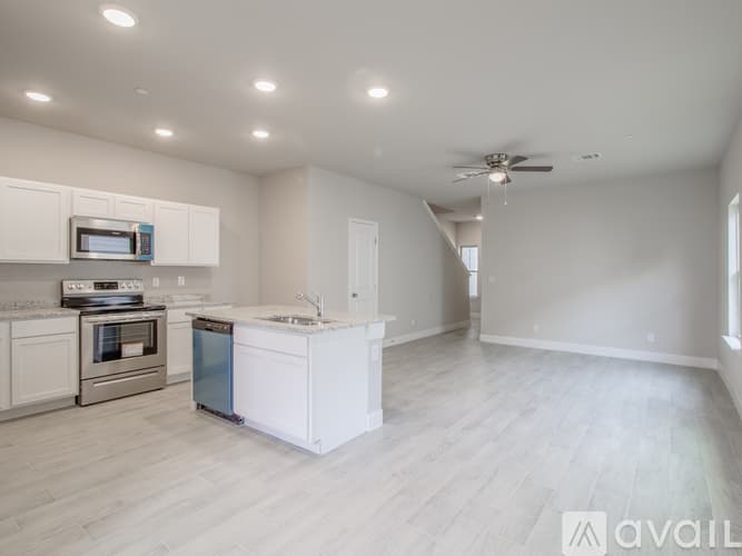 Live Oak Townhome: 7503 Savannah Brooks