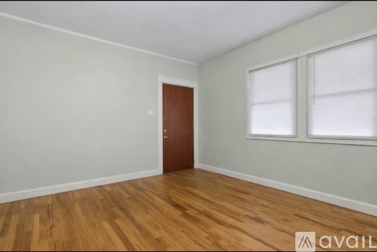 McKees Rocks Apartment: 705 Russellwood Avenue