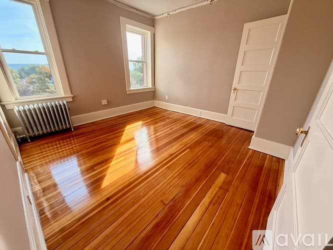 Amherst Apartment: 69 South Pleasant Street