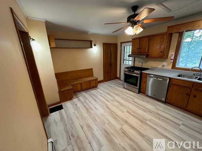 Hancock Apartment: 318 E Main St