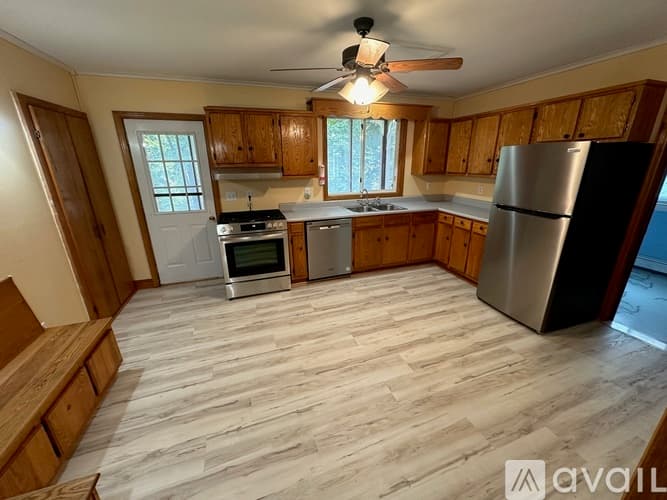 Hancock Apartment: 318 E Main St