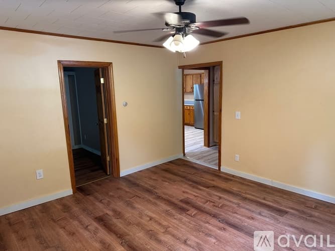 Hancock Apartment: 318 E Main St