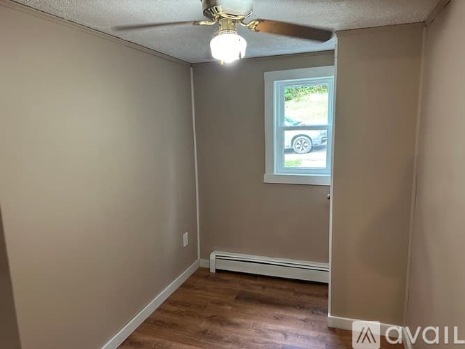 Hancock Apartment: 318 E Main St