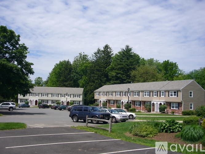 Amherst Condo: 20 Hobart Ln