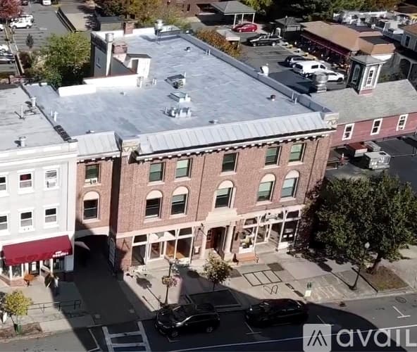 Amherst Apartment: 46 Main St