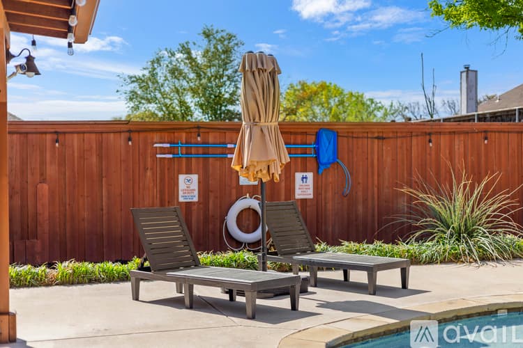 Saginaw House: 324 Woodcrest Dr