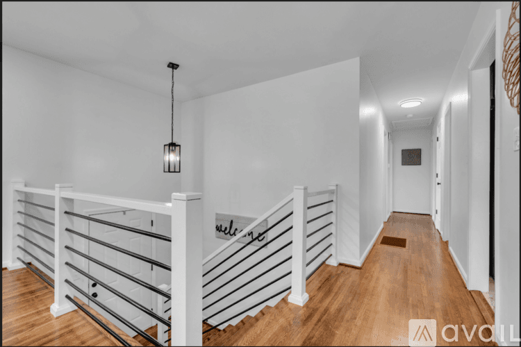 Birmingham House: 917 S Forrest Dr