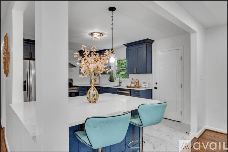 Birmingham House: 917 S Forrest Dr
