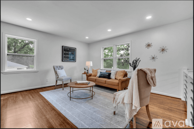 Birmingham House: 917 S Forrest Dr