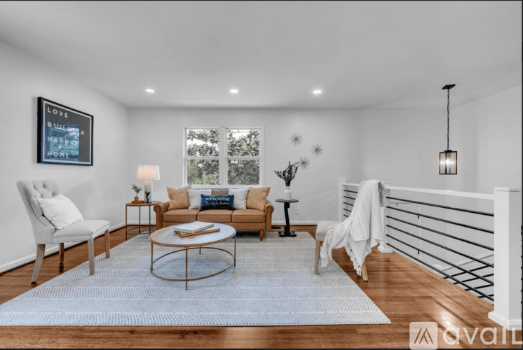 Birmingham House: 917 S Forrest Dr