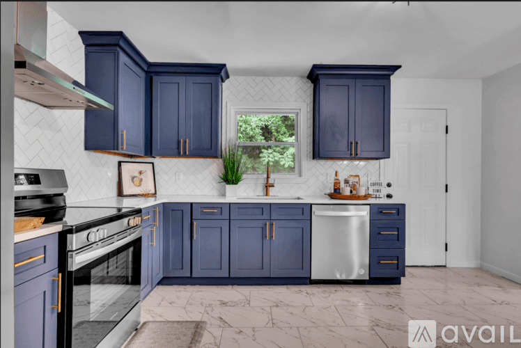 Birmingham House: 917 S Forrest Dr
