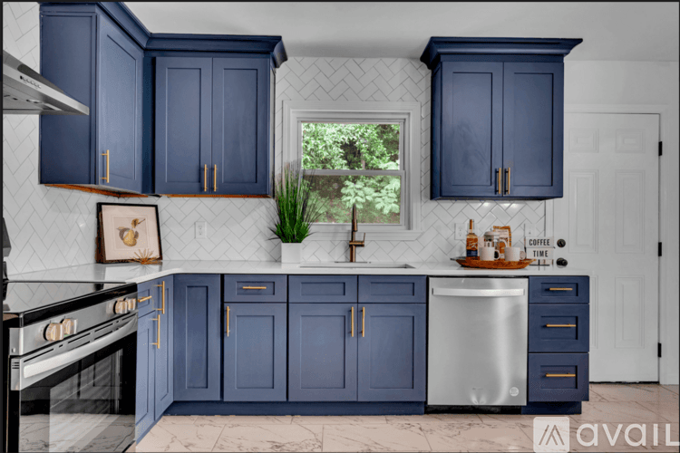 Birmingham House: 917 S Forrest Dr