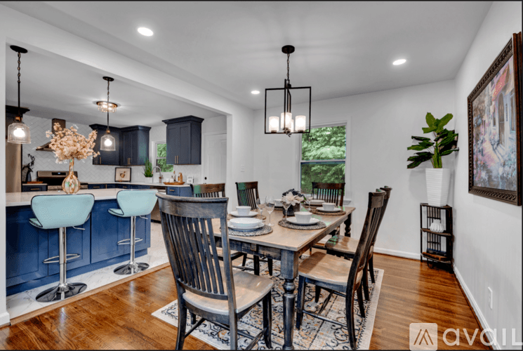 Birmingham House: 917 S Forrest Dr
