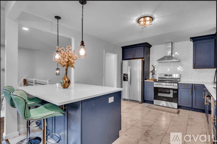 Birmingham House: 917 S Forrest Dr