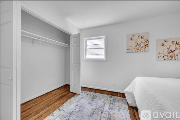 Birmingham House: 917 S Forrest Dr
