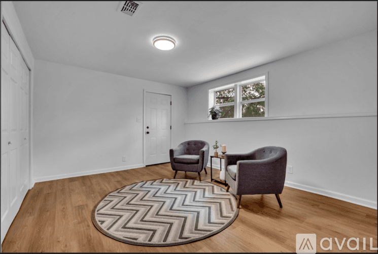 Birmingham House: 917 S Forrest Dr