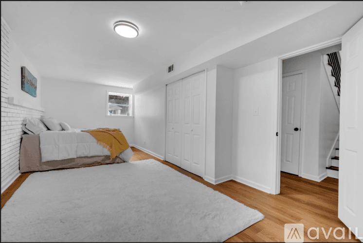 Birmingham House: 917 S Forrest Dr