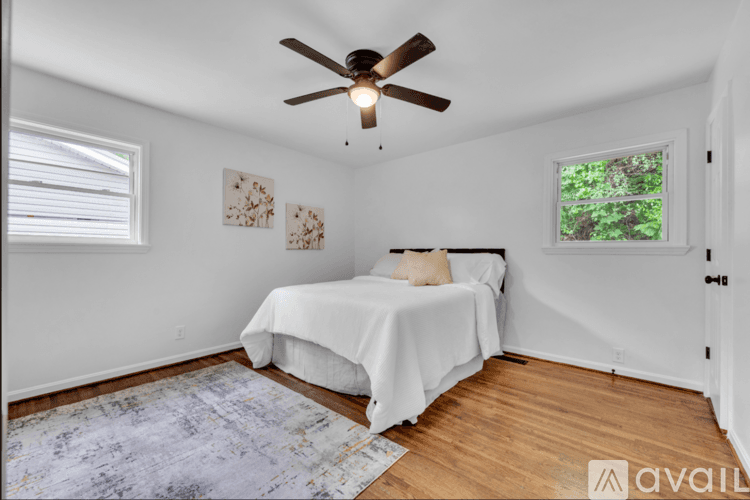 Birmingham House: 917 S Forrest Dr